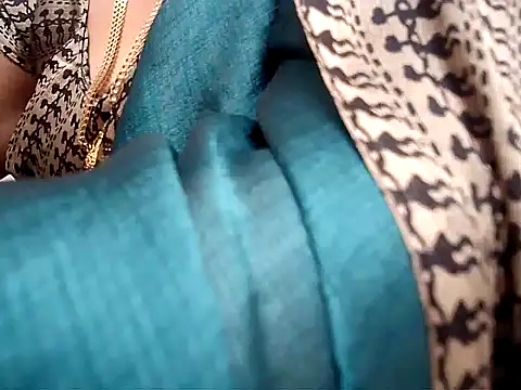 Snapshot of hot_pavitra chatting on 01.15.25 hot pavitra online show from 01.15.25