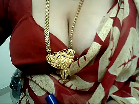 Snapshot of hot_pavitra chatting on 01.22.25 hot pavitra online show from 01.22.25