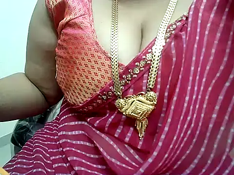 Snapshot of hot_pavitra chatting on 01.24.25 hot pavitra online show from 01.24.25