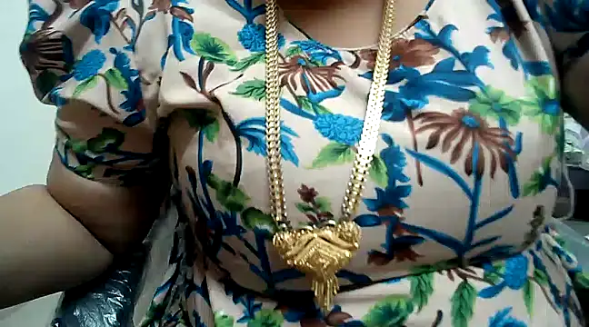 Snapshot of hot_pavitra chatting on 02.08.25 hot pavitra online show from 02.08.25