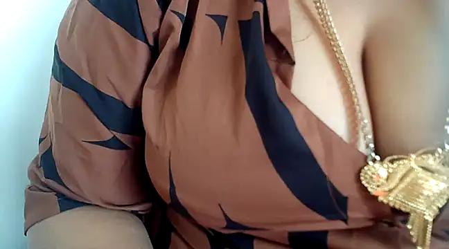 Snapshot of hot_pavitra chatting on 02.10.25 hot pavitra online show from 02.10.25