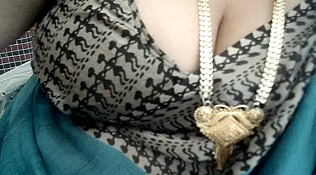 Snapshot of hot_pavitra chatting on 02.16.25 hot pavitra online show from 02.16.25