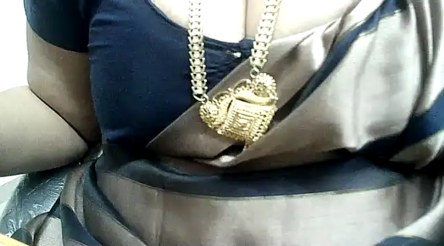 Snapshot of hot_pavitra chatting on 02.19.25 hot pavitra online show from 02.19.25