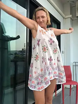 UmaTruewoman online show from 04.10.26