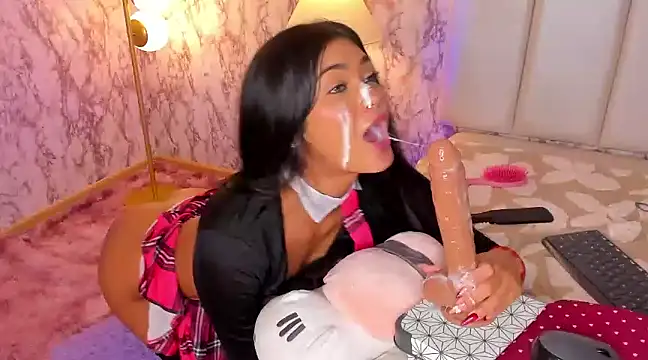 Snapshot of CaseyPiierce chatting on 02.08.25 CaseyPiierce online show from 02.08.25