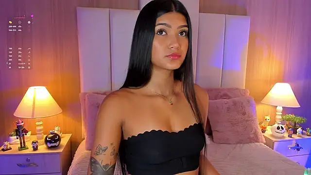 Snapshot of CaseyPiierce chatting on 10.14.25 CaseyPiierce online show from 10.14.25