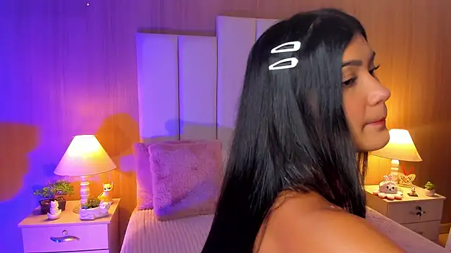 Snapshot of CaseyPiierce chatting on 11.10.25 CaseyPiierce online show from 11.10.25