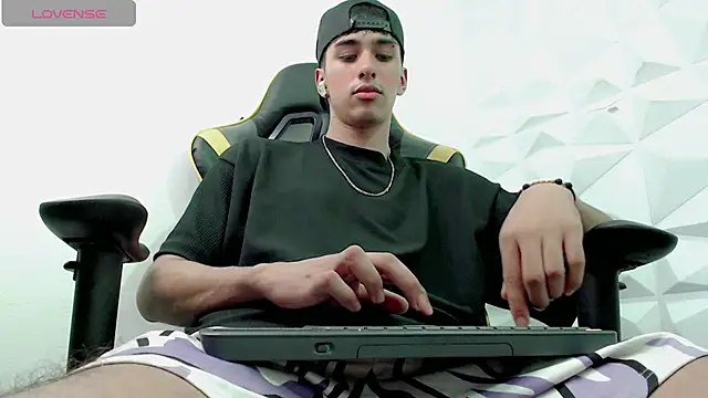 Snapshot of Jake_tripp chatting on 12.20.24 Jake tripp online show from 12.20.24