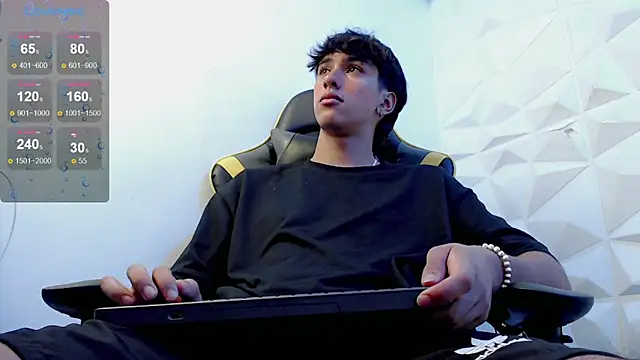 Snapshot of Jake_tripp chatting on 03.09.25 Jake tripp online show from 03.09.25