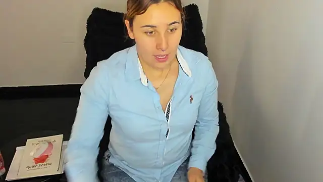 bonnie moon  online show from 02.02.26