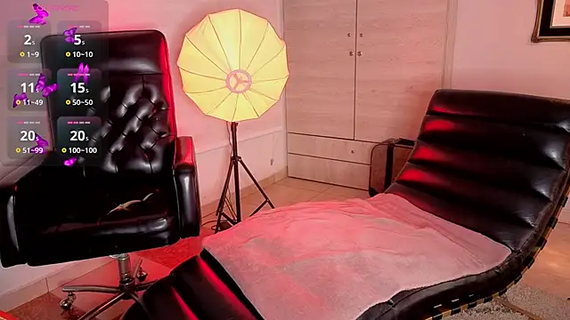 Paiige peach online show from 04.13.26