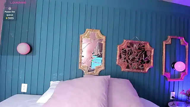 Kayla stern  online show from 02.07.25