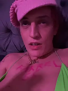 Haleytightlips1986 online show from 04.04.26