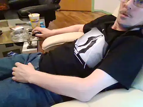 Snapshot of Minm666 chatting on 12.28.24 Minm666 online show from 12.28.24