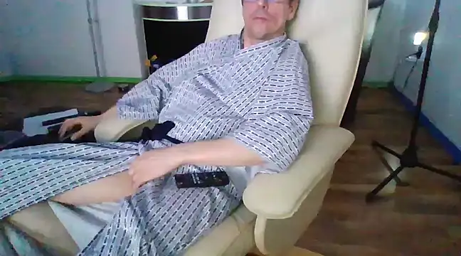 Snapshot of Minm666 chatting on 02.01.25 Minm666 online show from 02.01.25