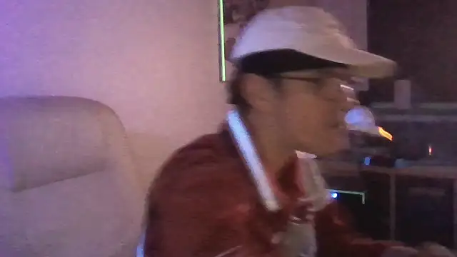 Snapshot of Minm666 chatting on 02.04.25 Minm666 online show from 02.04.25