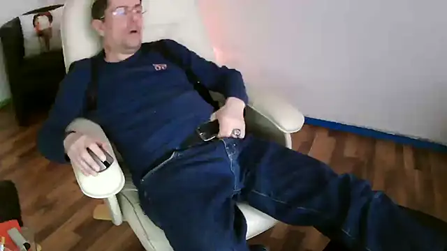 Snapshot of Minm666 chatting on 03.12.25 Minm666 online show from 03.12.25