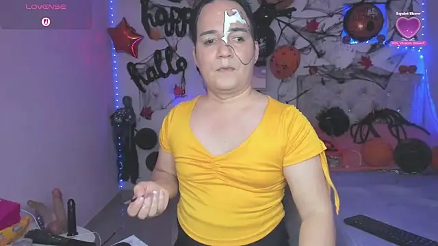 tania lucia1 online show from 10.28.25