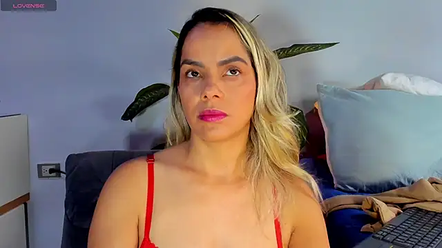 ClaraMariaMon online show from 02.14.25