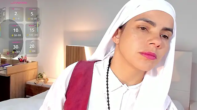 ClaraMariaMon online show from 03.31.26