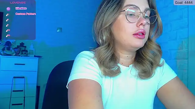 SuchCute online show from 03.04.25