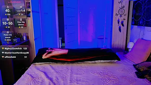 Evva Ross online show from 11.06.25