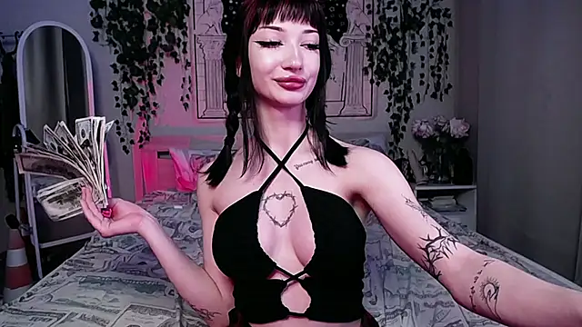 Snapshot of Marcellean chatting on 12.23.24 Marcellean online show from 12.23.24