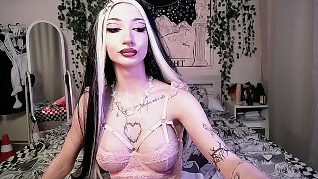 Snapshot of Marcellean chatting on 01.11.25 Marcellean online show from 01.11.25