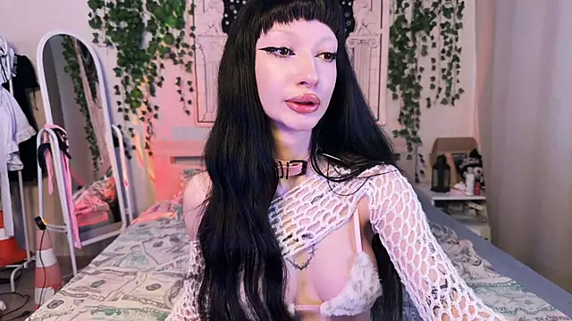 Snapshot of Marcellean chatting on 03.21.25 Marcellean online show from 03.21.25