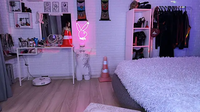 Snapshot of Marcellean chatting on 10.14.25 Marcellean online show from 10.14.25