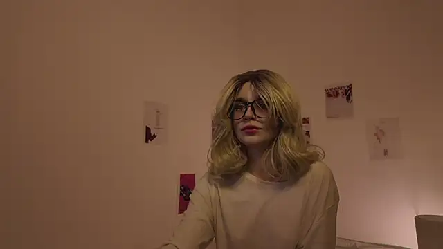 MariMaddison online show from 02.20.25