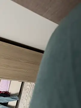 Snapshot of young1fucker chatting on 01.01.25 young1fucker online show from 01.01.25