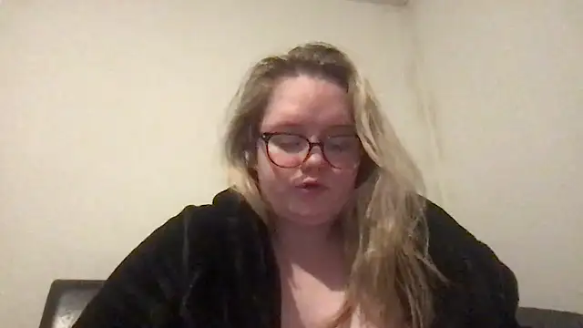 Snapshot of honeyyy24 chatting on 01.09.25 honeyyy24 online show from 01.09.25