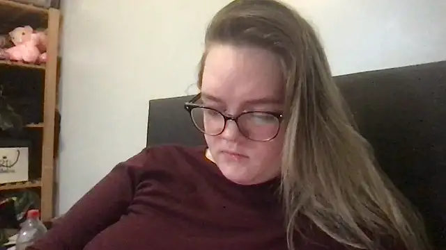 Snapshot of honeyyy24 chatting on 11.09.25 honeyyy24 online show from 11.09.25