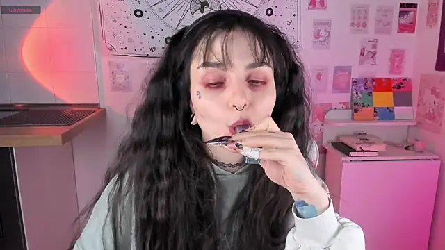 mollydoorsis1 online show from 02.22.25