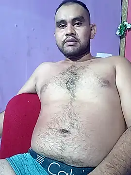 Snapshot of travieso2893 chatting on 12.30.24 travieso2893 online show from 12.30.24