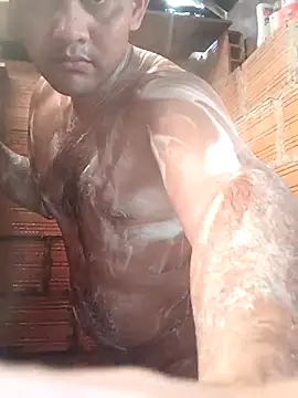 Snapshot of travieso2893 chatting on 01.10.25 travieso2893 online show from 01.10.25