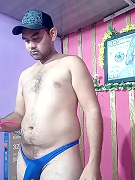 Snapshot of travieso2893 chatting on 01.24.25 travieso2893 online show from 01.24.25