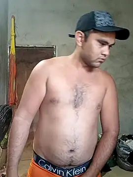 Snapshot of travieso2893 chatting on 02.17.25 travieso2893 online show from 02.17.25