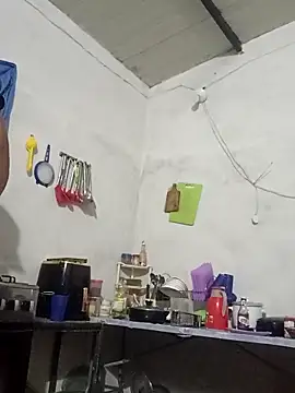 Snapshot of travieso2893 chatting on 09.30.25 travieso2893 online show from 09.30.25