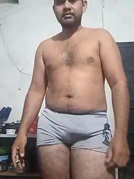 Snapshot of travieso2893 chatting on 11.15.25 travieso2893 online show from 11.15.25