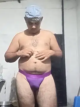 Snapshot of travieso2893 chatting on 04.10.26 travieso2893 online show from 04.10.26