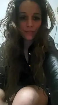 Amira 17 online show from 01.12.25