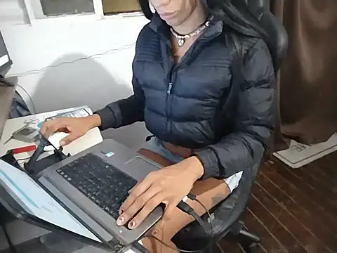 Snapshot of morenaindiaofc chatting on 09.15.25 morenaindiaofc online show from 09.15.25