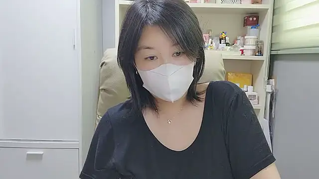 Snapshot of HaNa_Kim chatting on 06.22.26 HaNa Kim online show from 06.22.26
