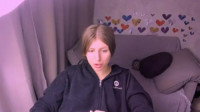 kirraa  online show from 02.14.25