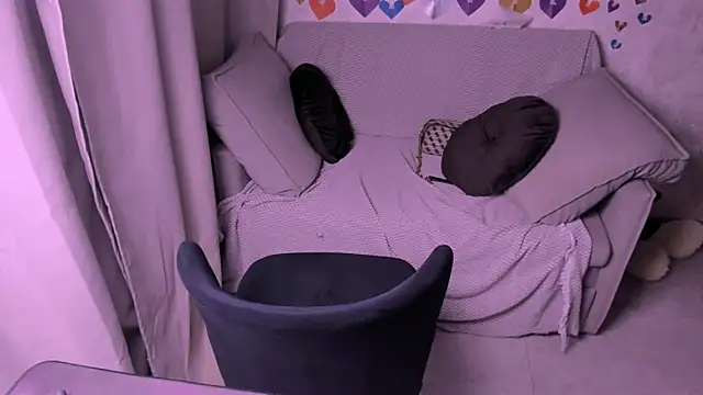 kirraa  online show from 02.14.25