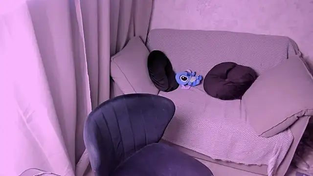 kirraa  online show from 02.23.25