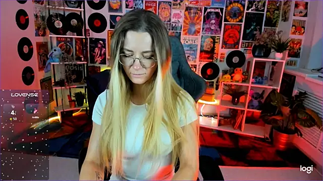 LadyIzabel online show from 12.04.24