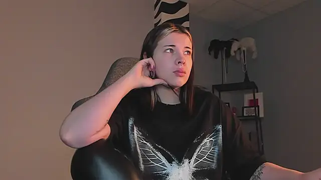 AliceSunday online show from 11.29.25